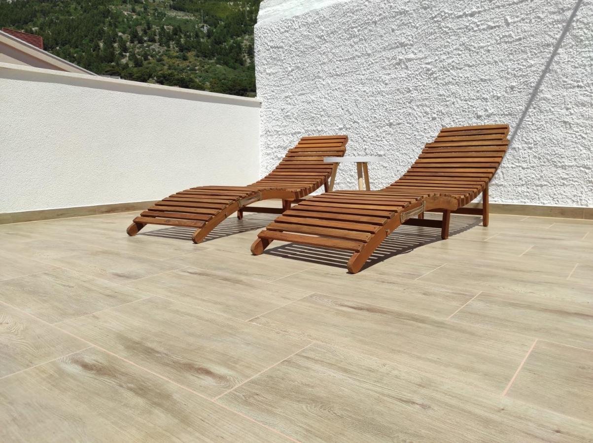 Private Bedroom With Bathroom Baška Voda Екстериор снимка